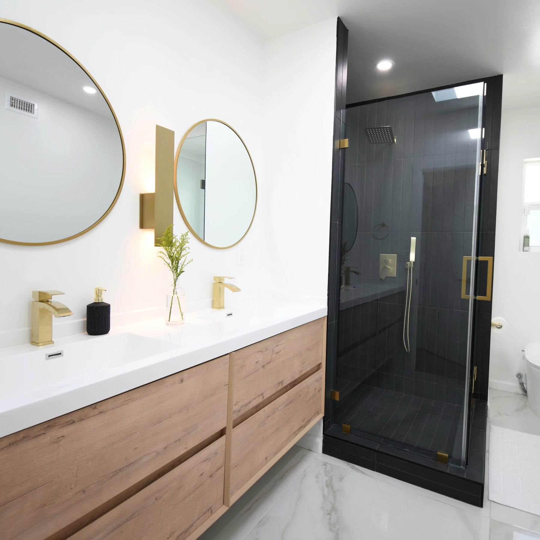 Unikoo Glass & Hardware