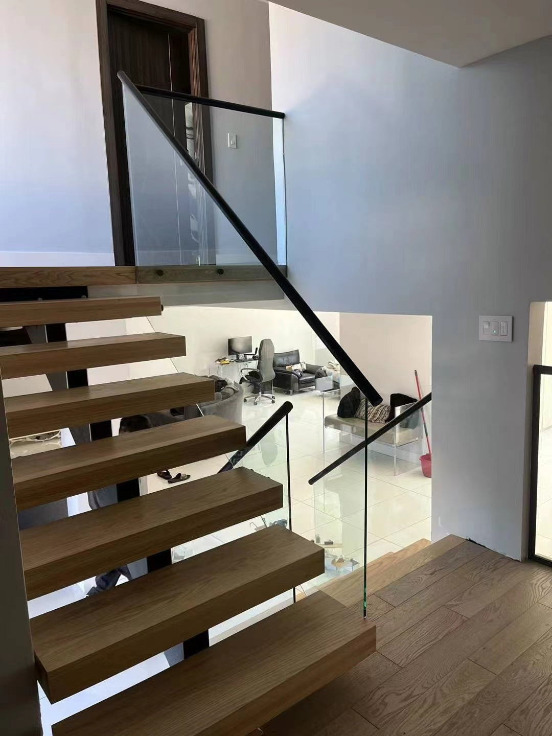 Unikoo Glass & Hardware