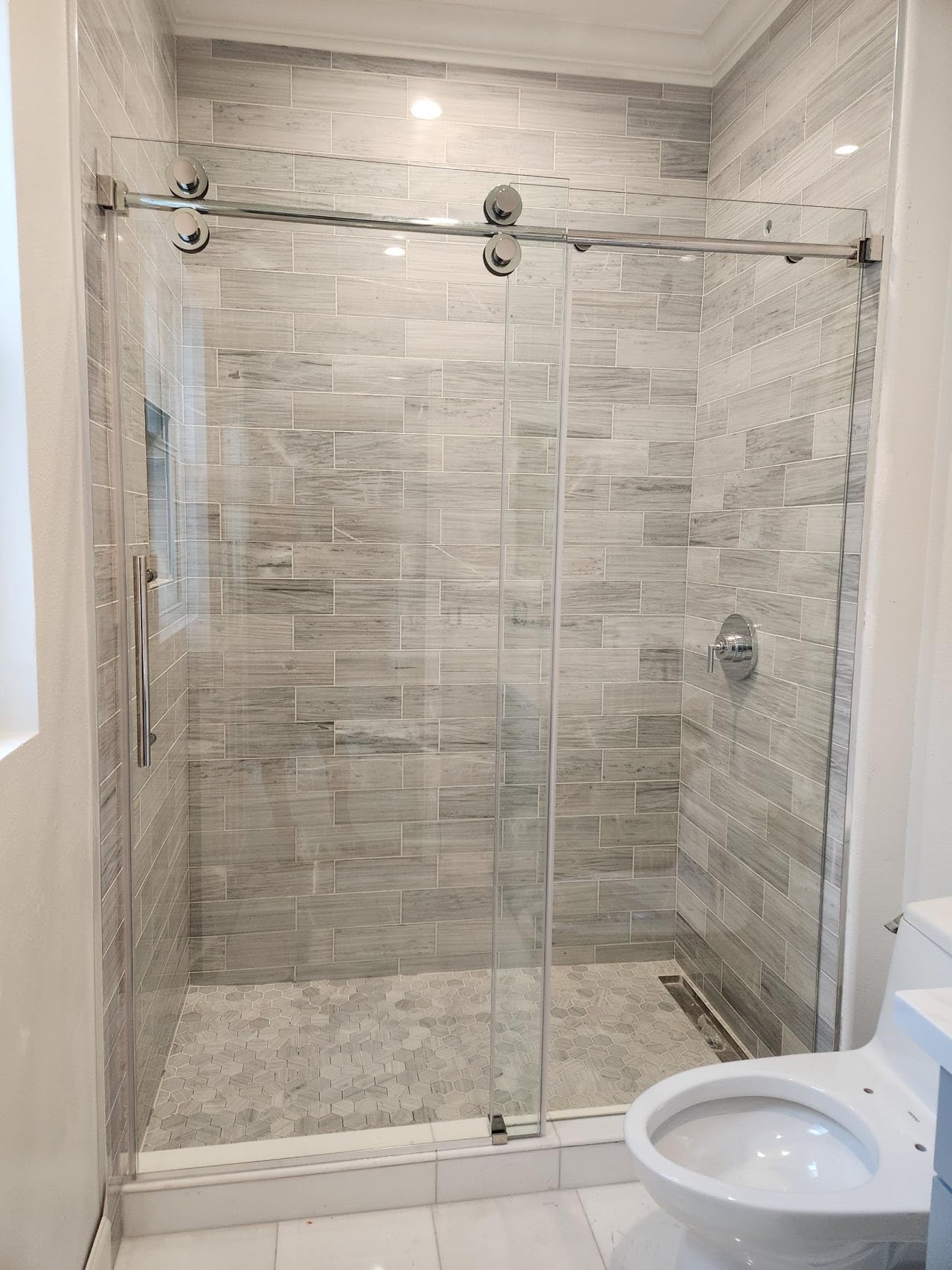 Puerta de ducha corredera sin marco UNIKOO de acero inoxidable con vidrio templado certificado Optiwhite de 3/8" (10 mm).