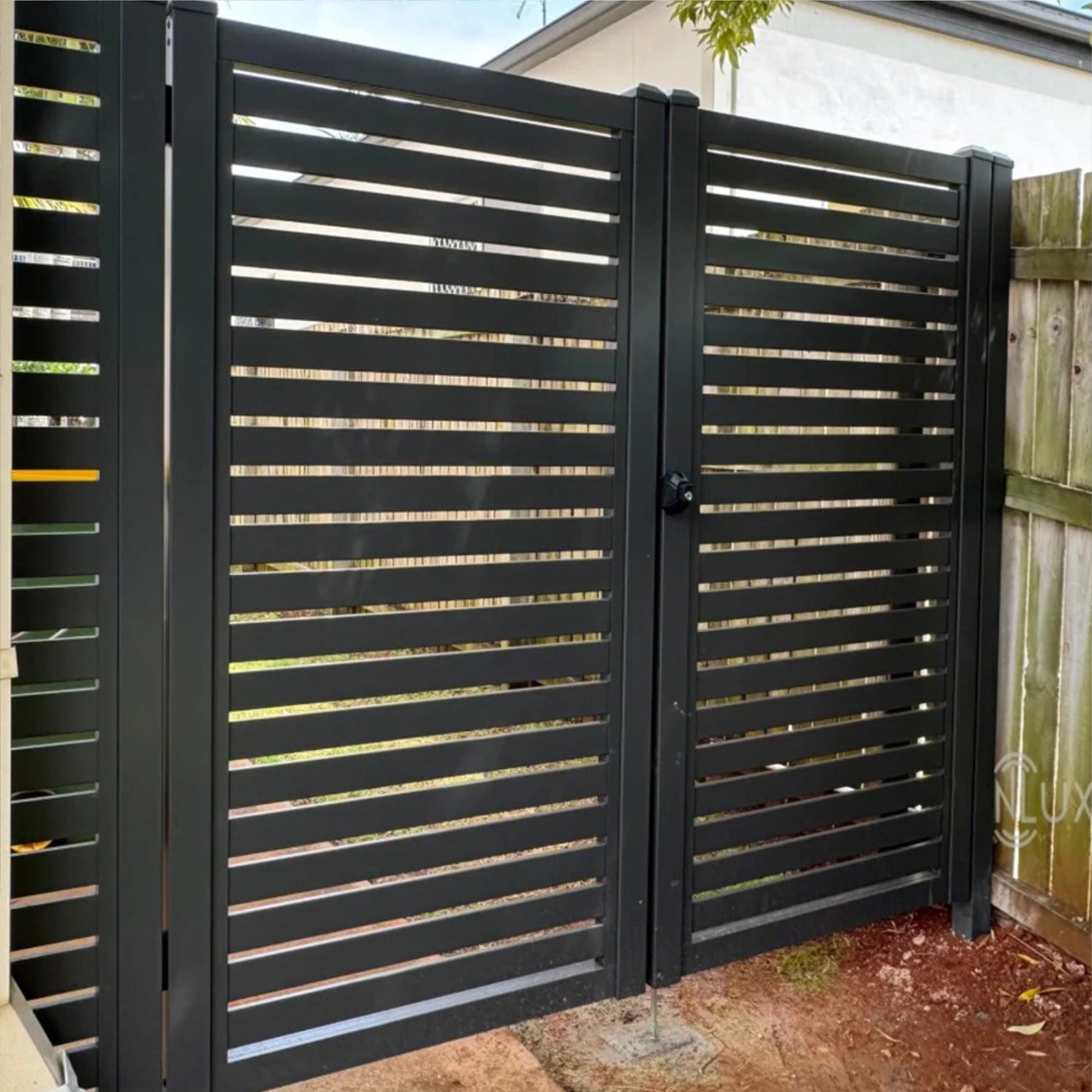 Unikoo Glass & Hardware